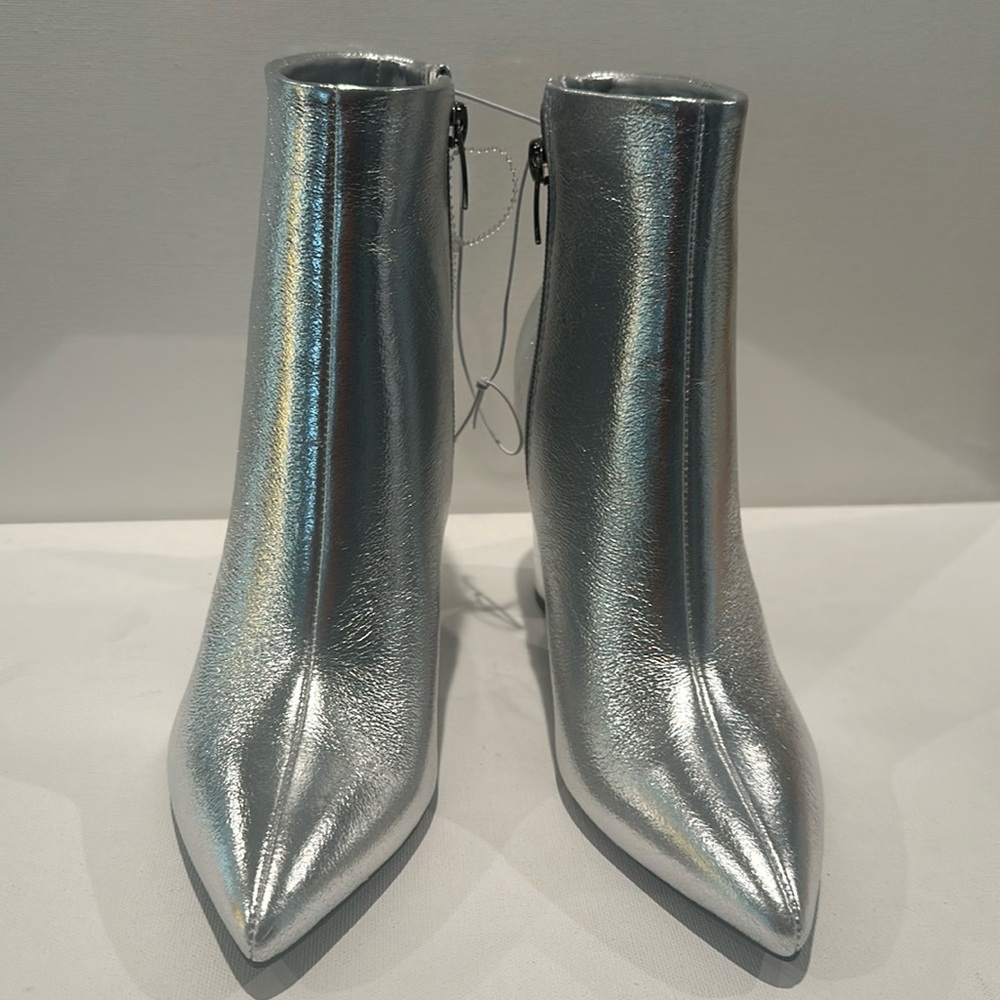 New Marc Fisher Silver Metallic 3” Ankle High Boots with Sode zipper. Size 5.5M